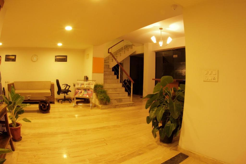 Maple Suites, Serviced Apartments Бангалор Экстерьер фото